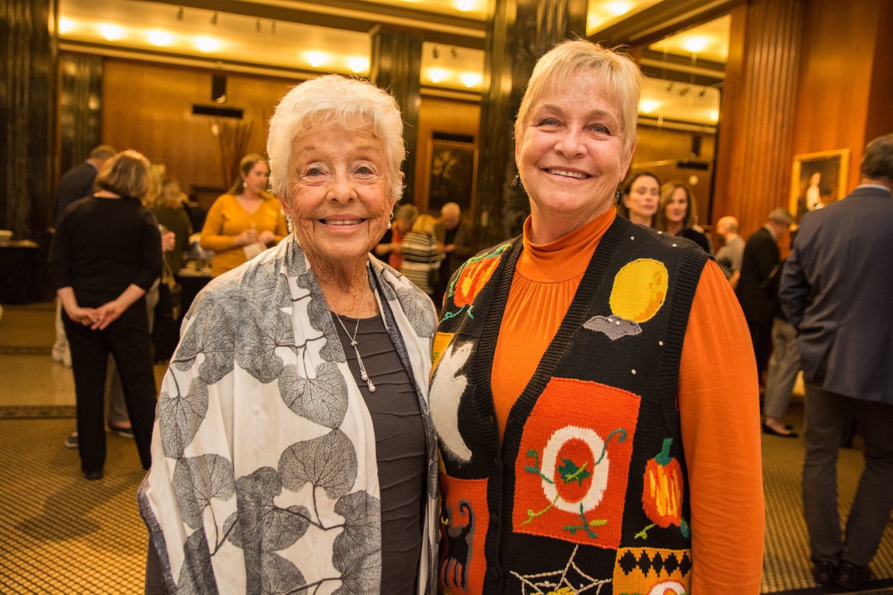 Anita Siegmund, Nancy Suelflow